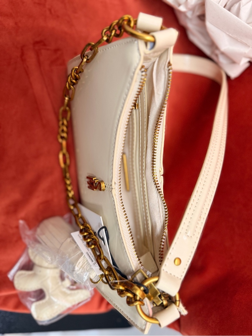 Steve Madden Cream Shoulder Bag with Gold Chain - Picture 4 of 6